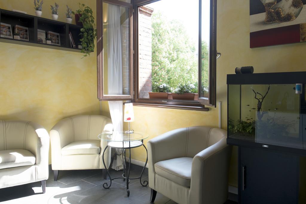 Zen Room Ферара Екстериор снимка